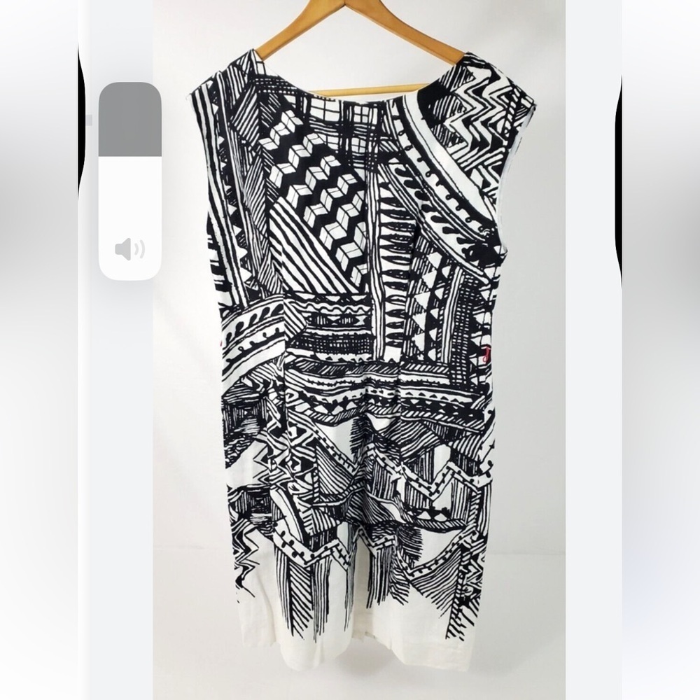 Chicos NWT 3 Black and White Geometric Print Dress